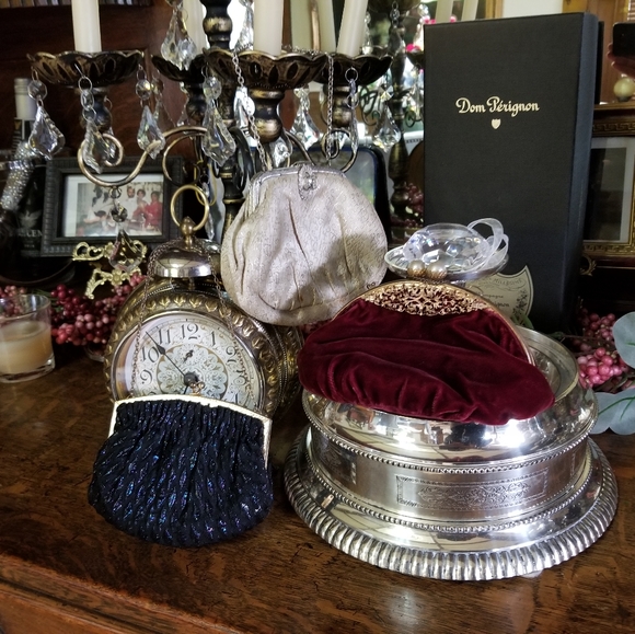 Clutches - Picture 1 of 7